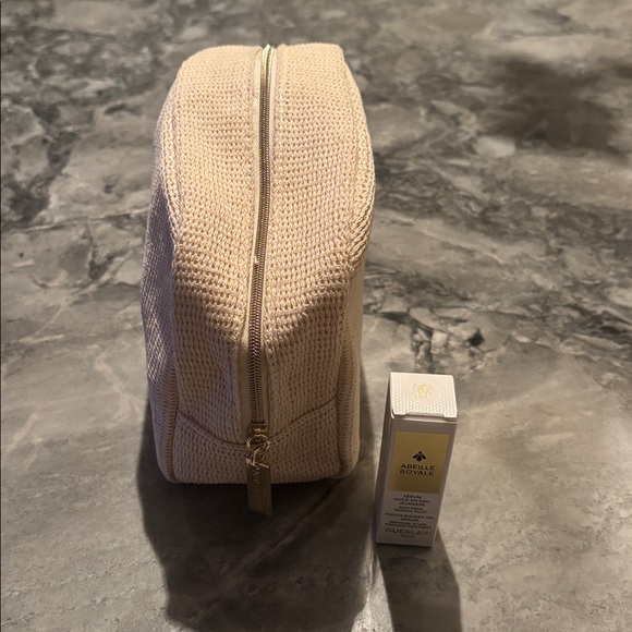 Guerlain Gift Set - Picture 5 of 6